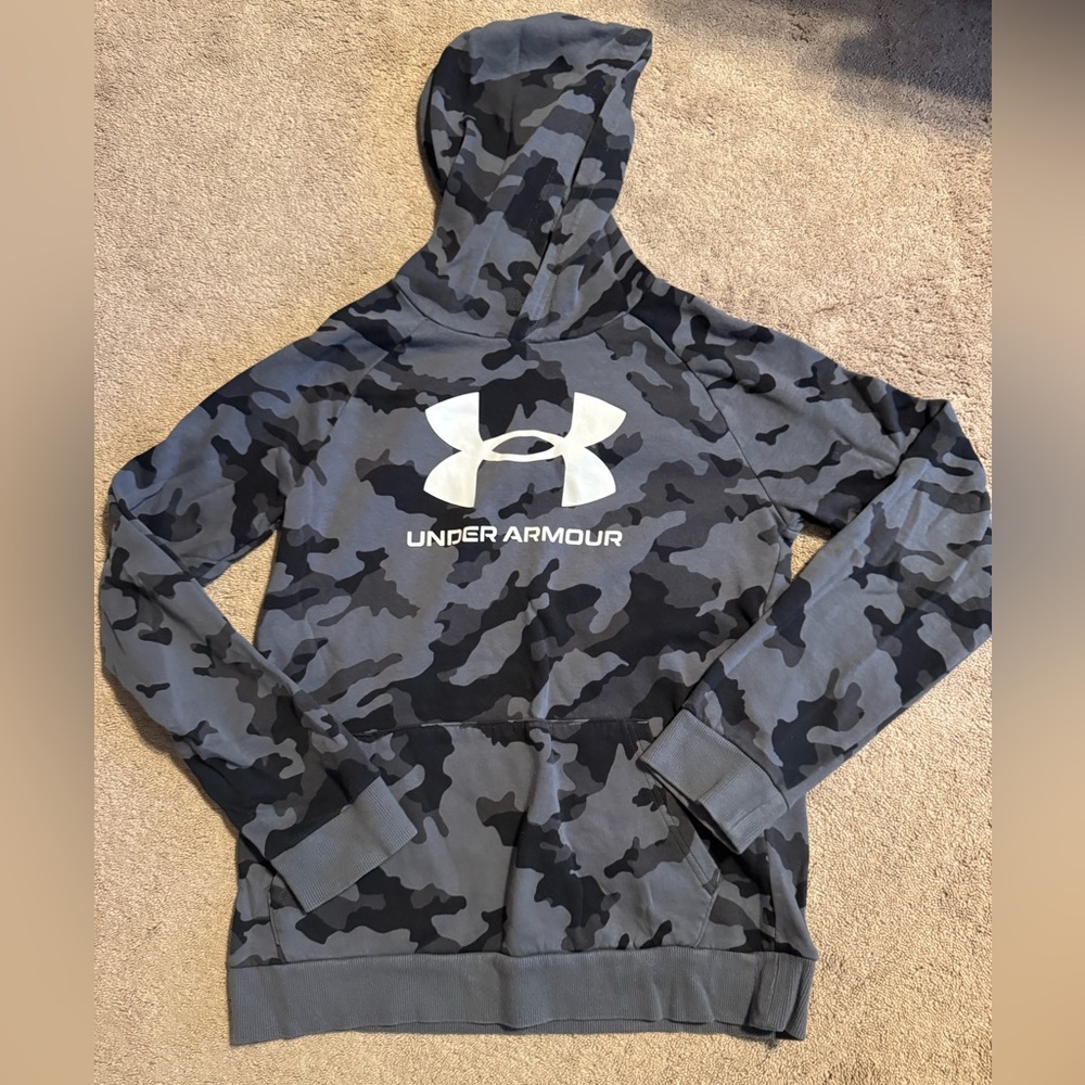 👕Boys Under Armour Hooded sweatshirt- size XL